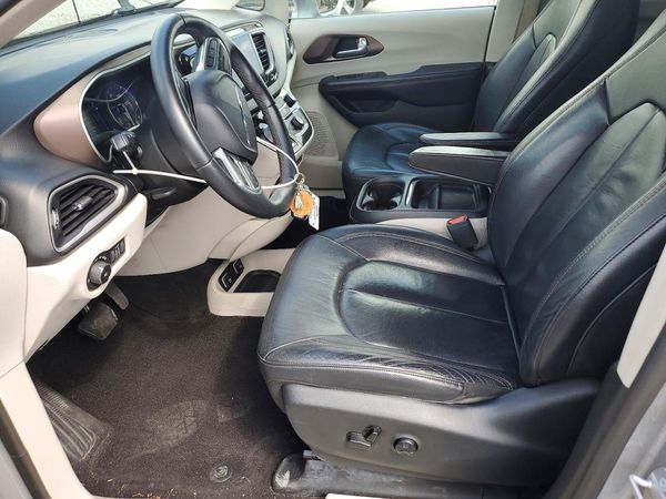 2017 CHRYSLER PACIFICA