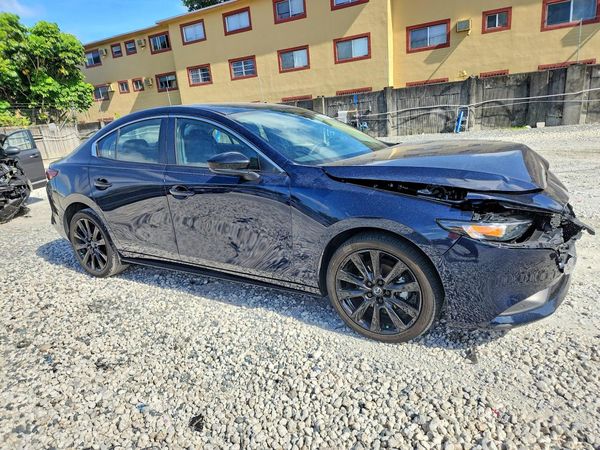 2024 MAZDA 3 Select Sport Package