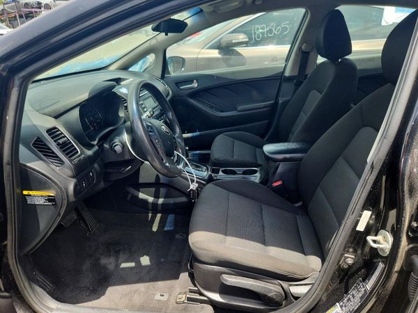 2017 KIA FORTE LX Base