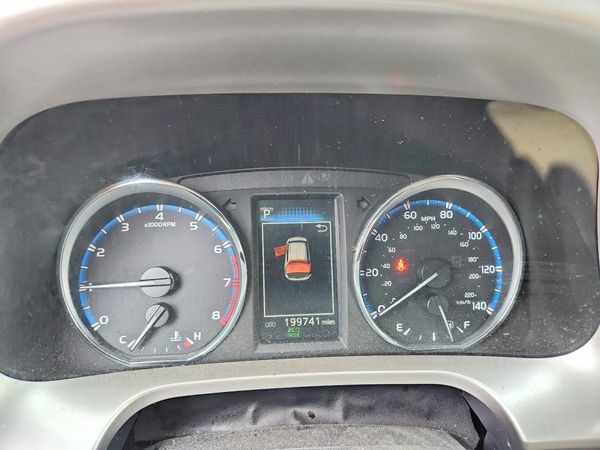 2016 TOYOTA RAV4 XLE (M Grade)