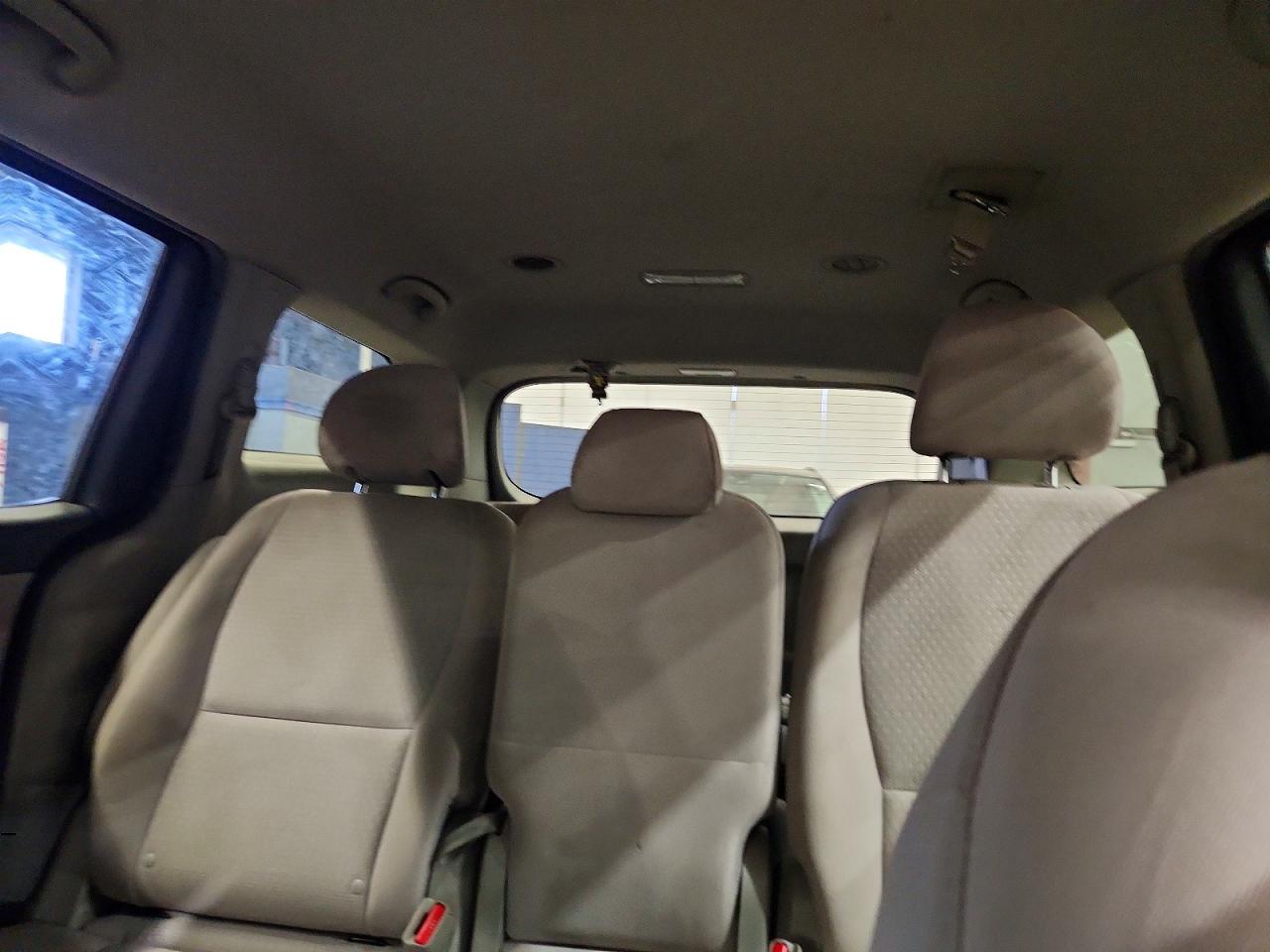 2017 KIA SEDONA LX