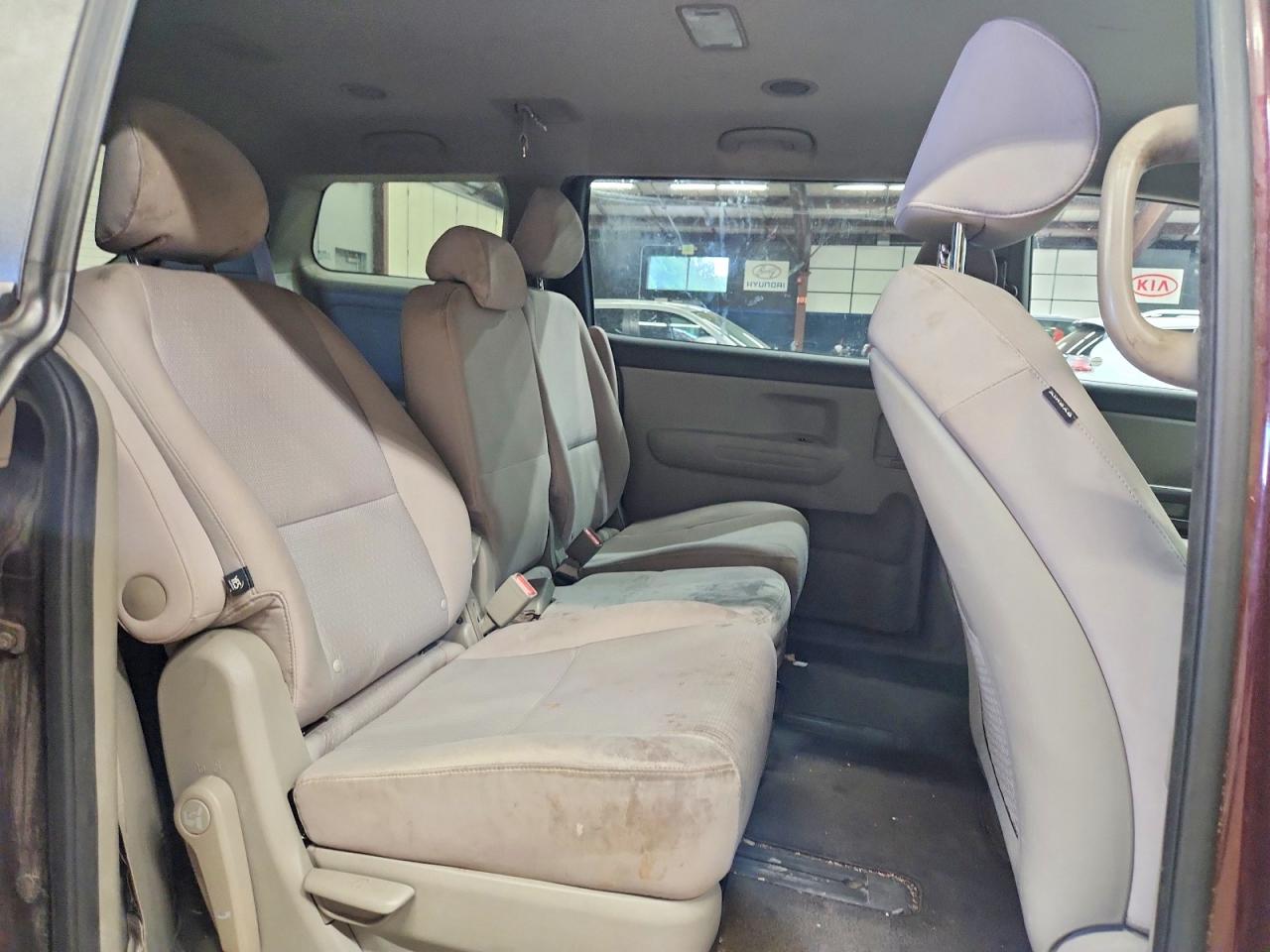 2017 KIA SEDONA LX