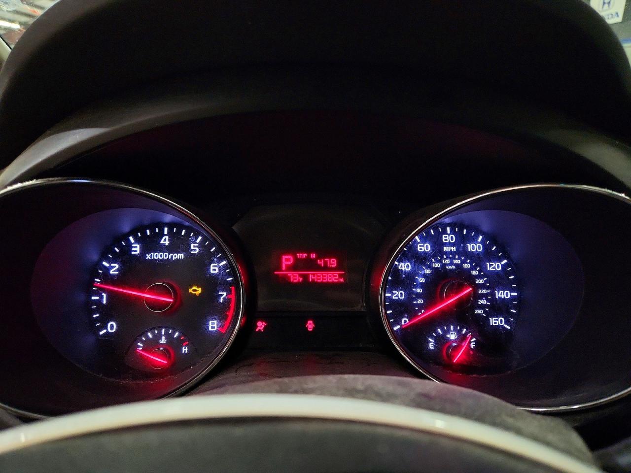 2017 KIA SEDONA LX
