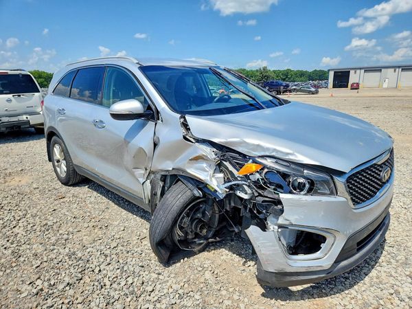 2016 KIA SORENTO L / LX