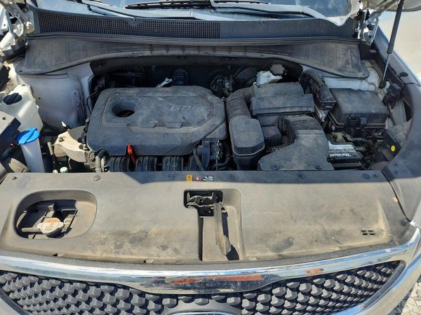 2016 KIA SORENTO L / LX
