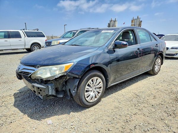 2014 TOYOTA CAMRY