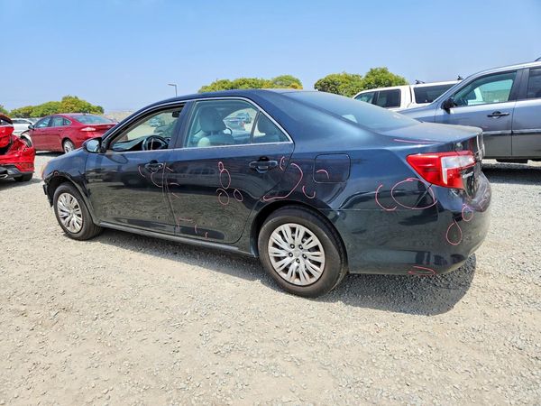 2014 TOYOTA CAMRY