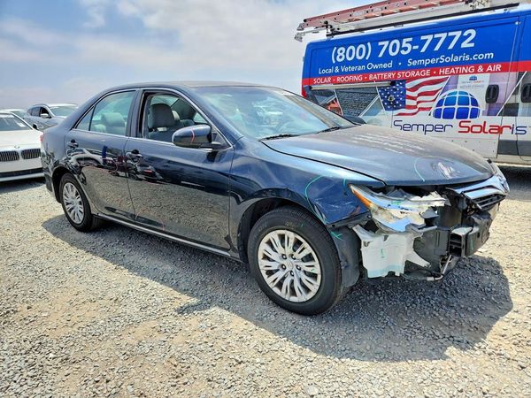 2014 TOYOTA CAMRY
