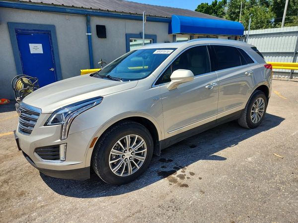 2017 CADILLAC XT5
