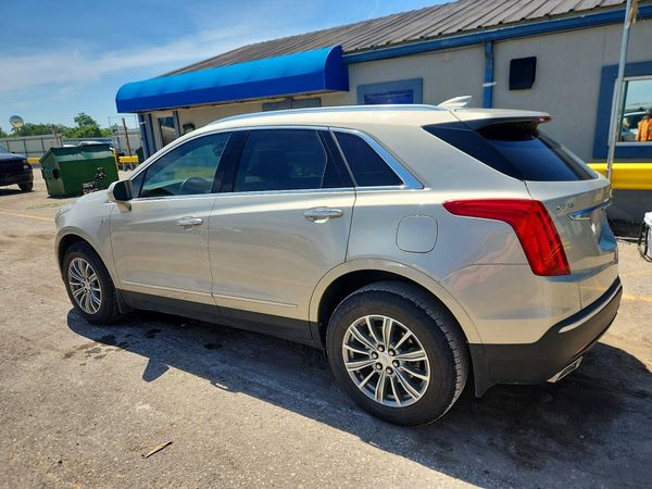 2017 CADILLAC XT5