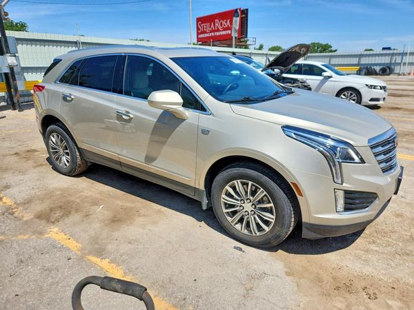 2017 CADILLAC XT5