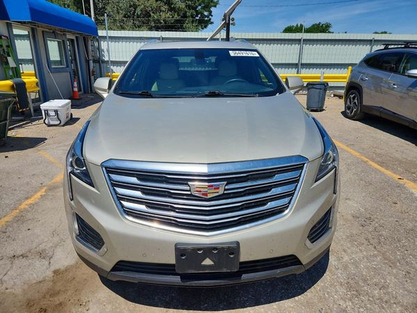 2017 CADILLAC XT5
