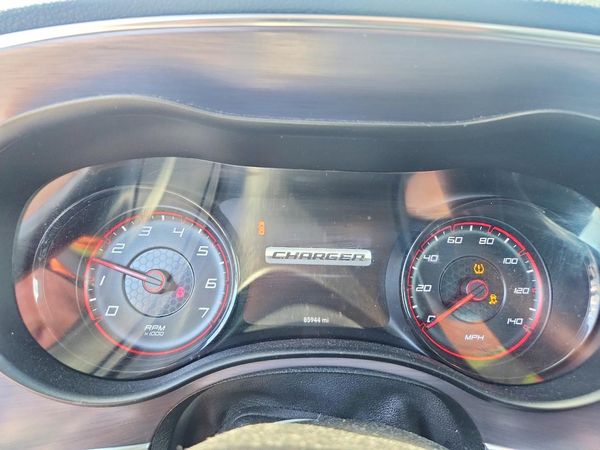 2017 DODGE CHARGER SXT