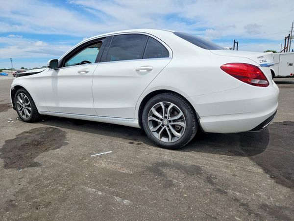 2015 MERCEDES-BENZ C300
