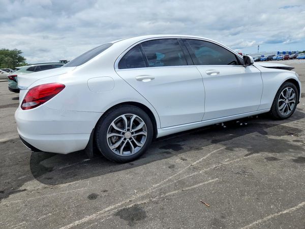 2015 MERCEDES-BENZ C300