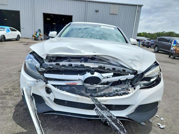 2015 MERCEDES-BENZ C300
