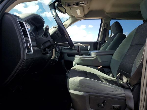 2019 RAM 1500 CLASSIC SLT