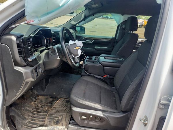 2025 CHEVROLET SILVERADO LT — DENT
