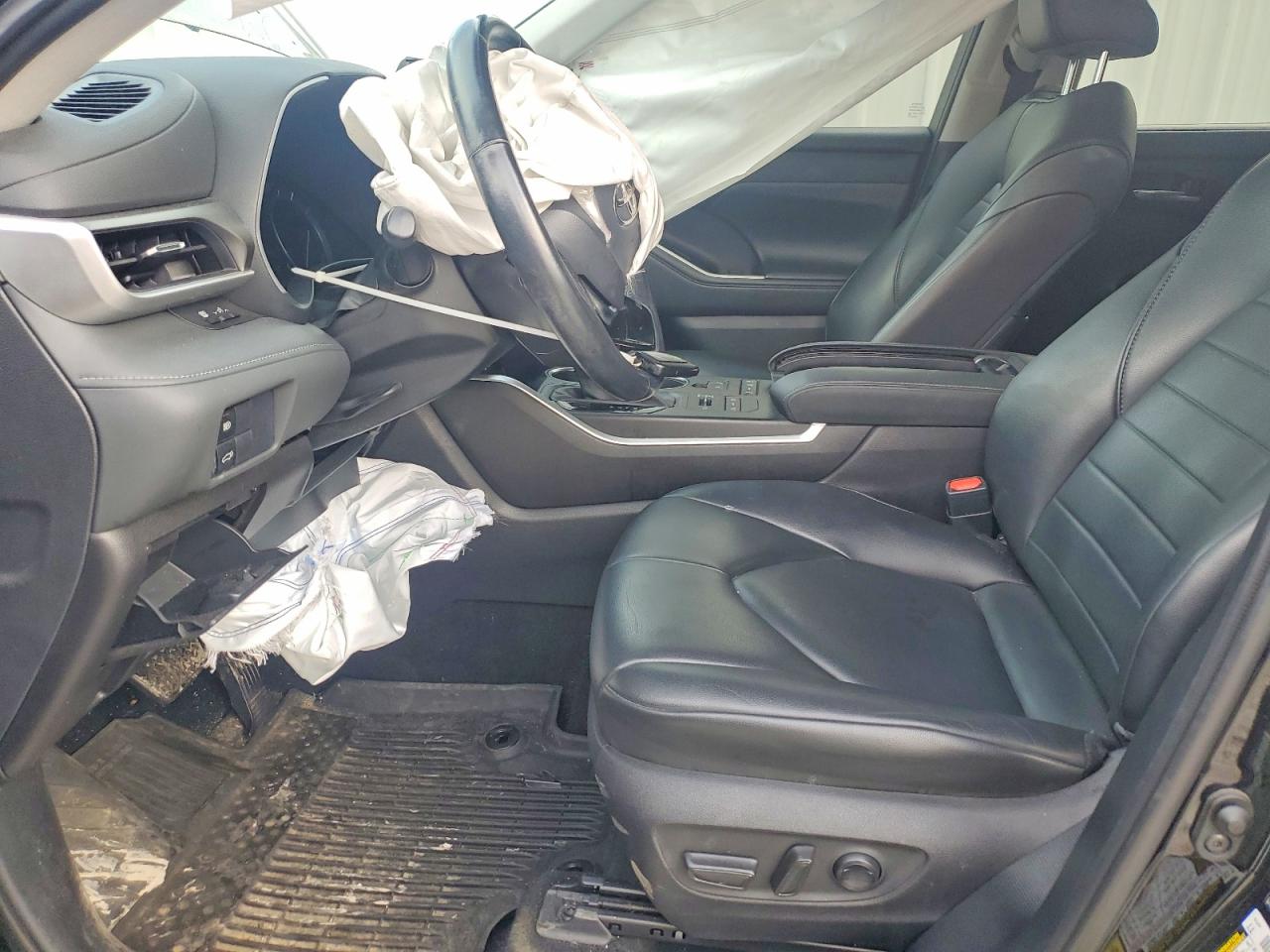 2021 TOYOTA HIGHLANDER XLE Nav
