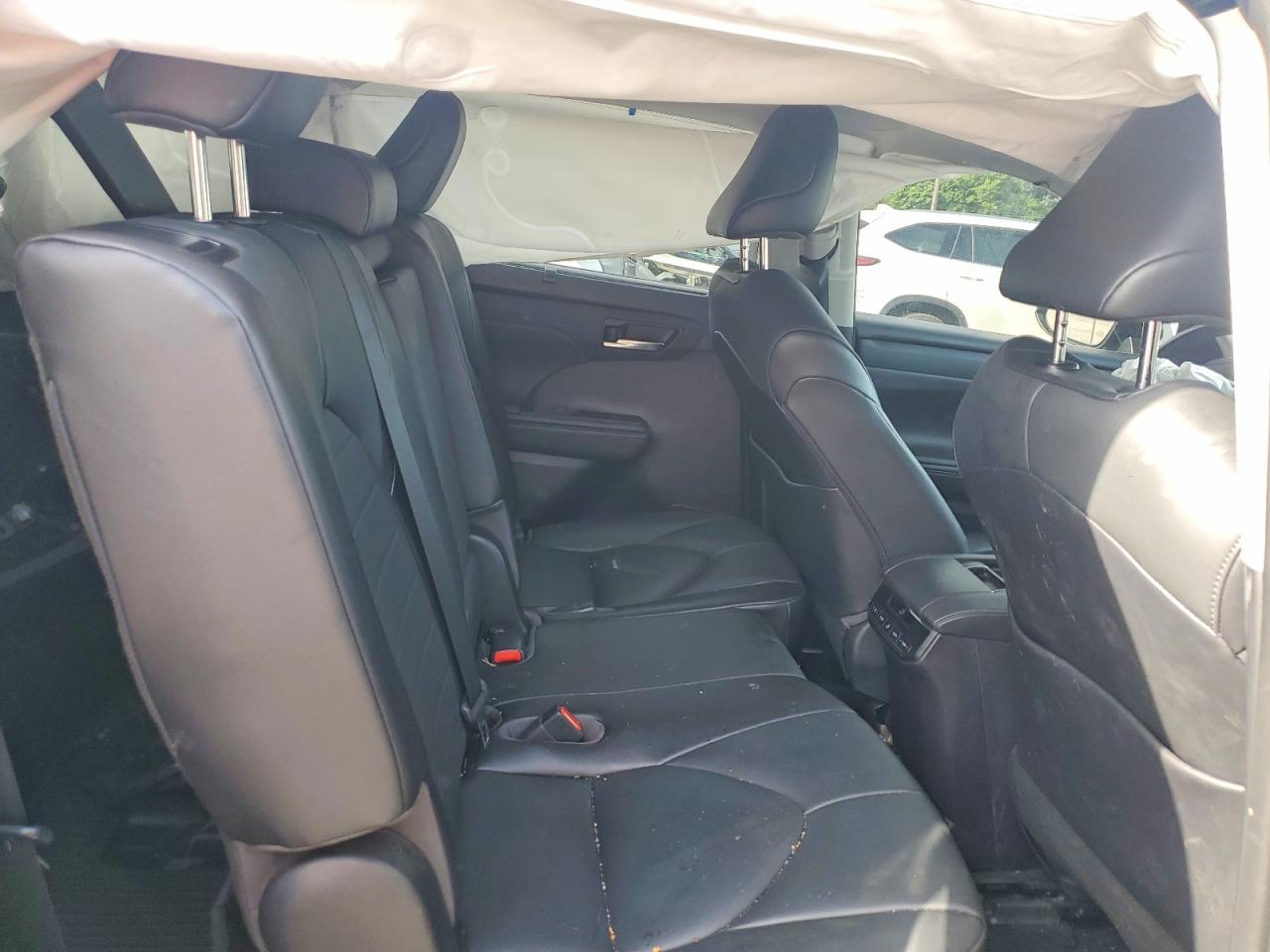 2021 TOYOTA HIGHLANDER XLE Nav