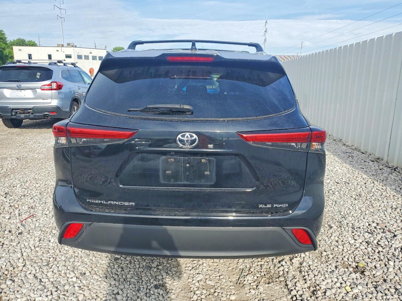 2021 TOYOTA HIGHLANDER XLE Nav