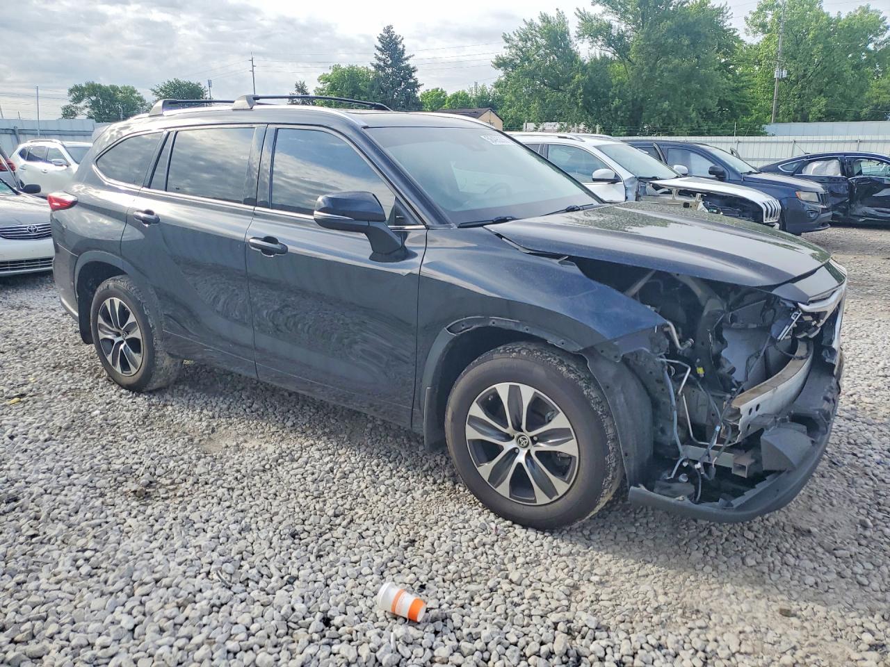 2021 TOYOTA HIGHLANDER XLE Nav
