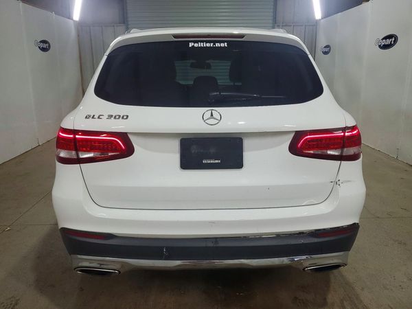 2016 MERCEDES-BENZ GLC GLC300