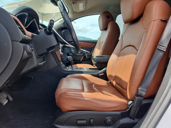 2017 CHEVROLET TRAVERSE 2LT