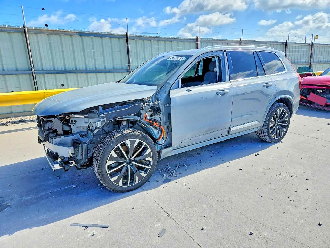 2025 VOLVO XC90