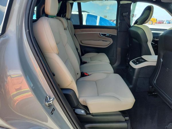 2025 VOLVO XC90