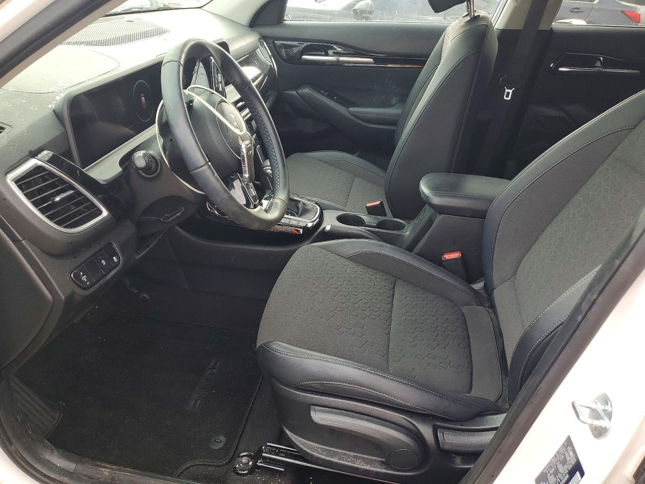 2024 KIA SELTOS S, X-Line