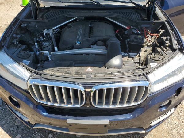 2015 BMW X5 xDrive35i — Engine bay