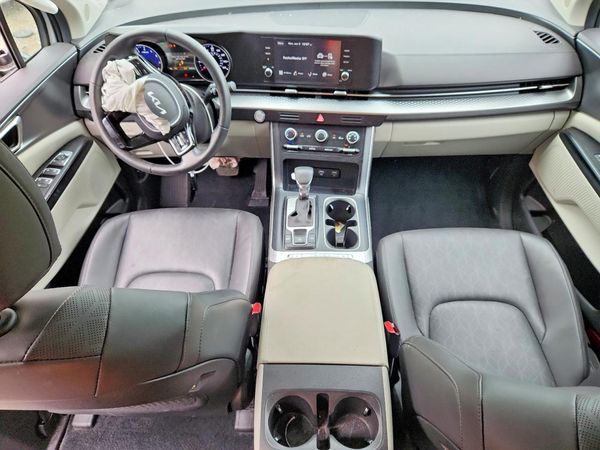 2023 KIA CARNIVAL LX, LX Seat Package