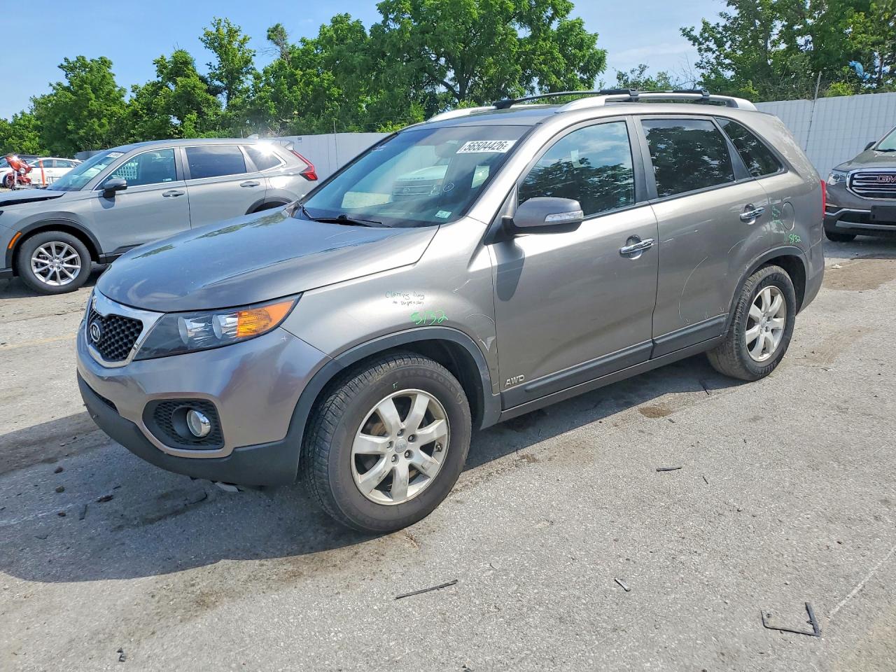 2013 KIA SORENTO Base / LX
