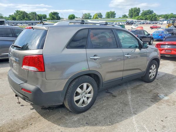 2013 KIA SORENTO Base / LX