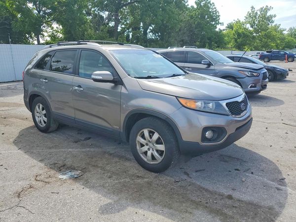 2013 KIA SORENTO Base / LX