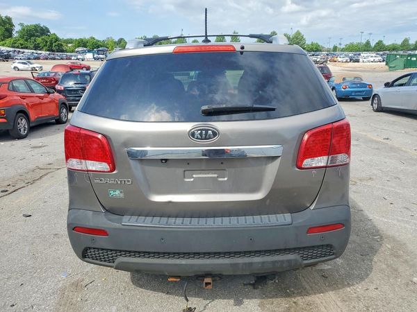 2013 KIA SORENTO Base / LX