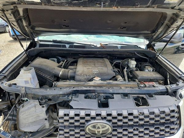 2018 TOYOTA TUNDRA SR/SR5
