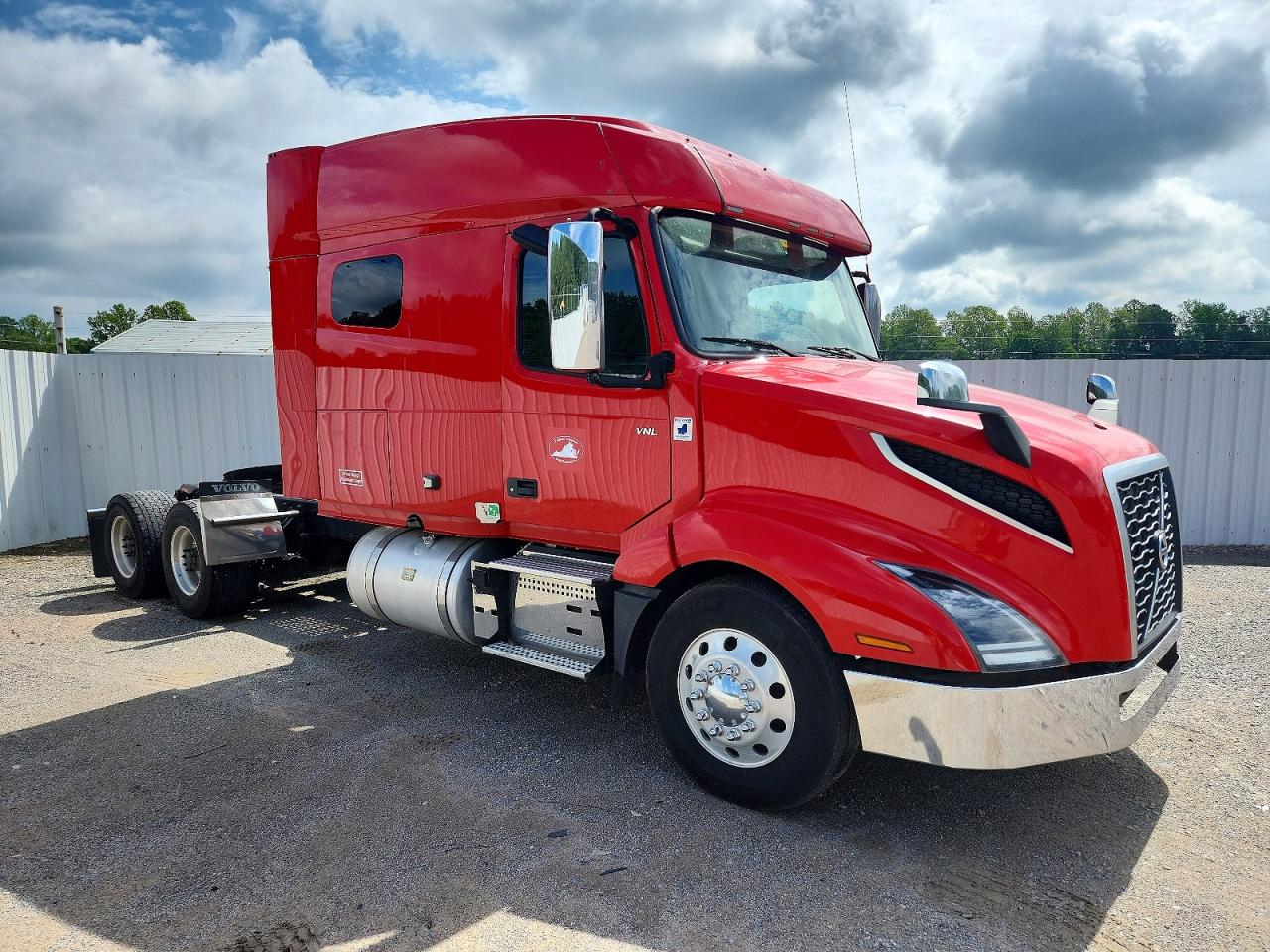 2021 VOLVO VN