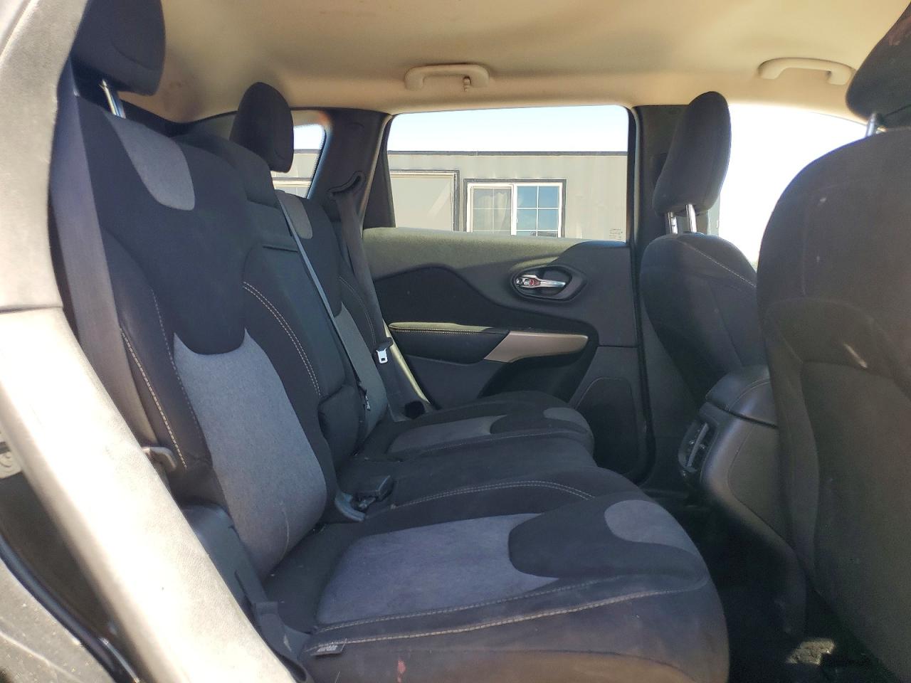 2018 JEEP CHEROKEE LATITUDE FWD