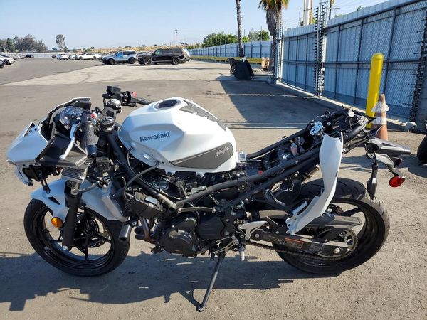 2025 KAWASAKI EX500
