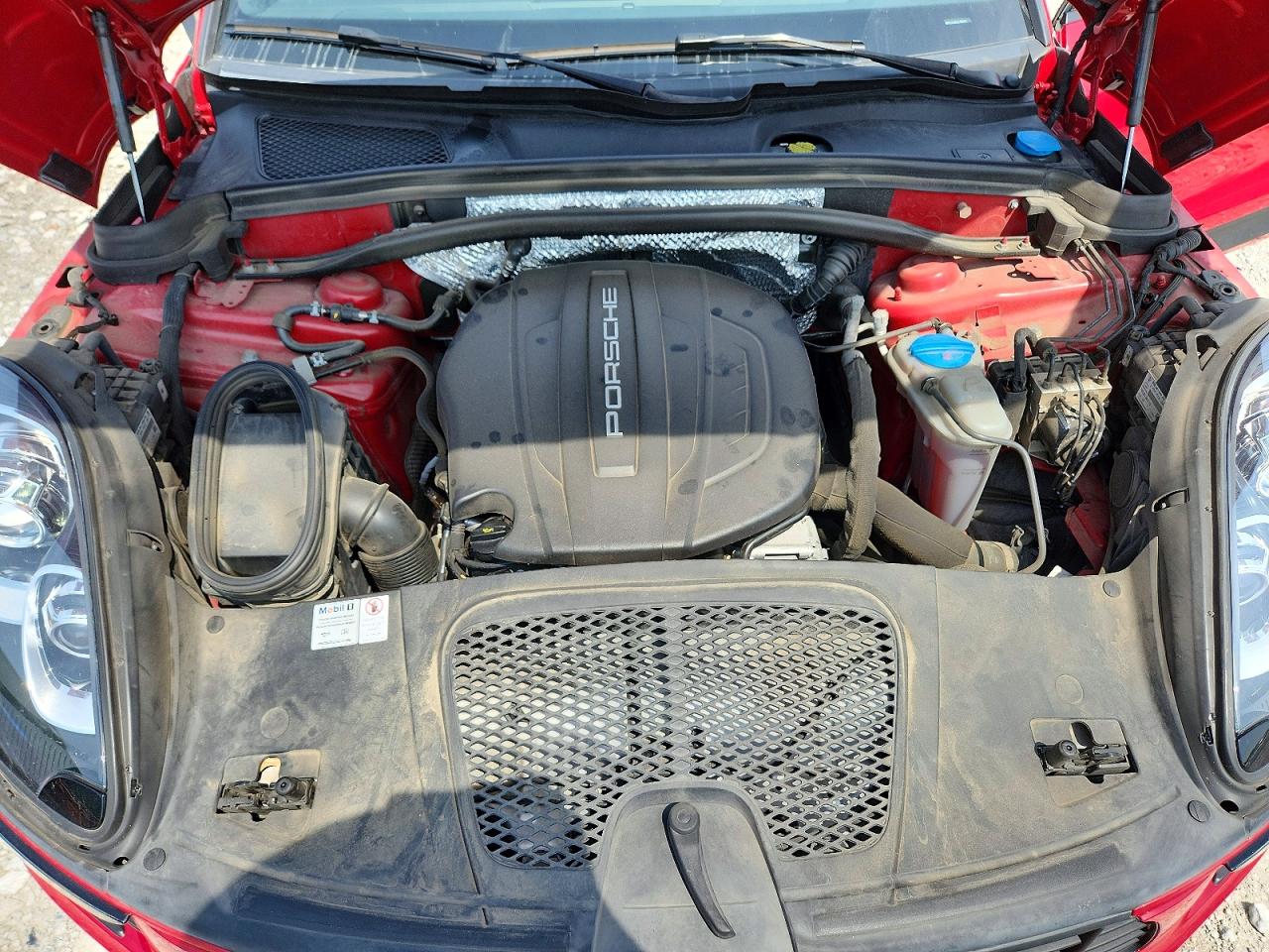 2018 PORSCHE MACAN