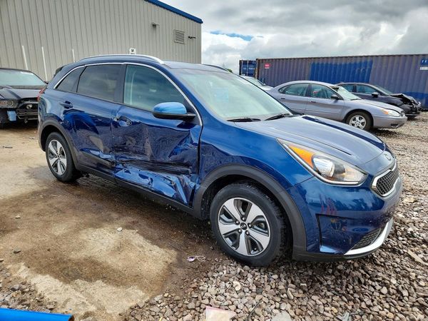 2017 KIA NIRO