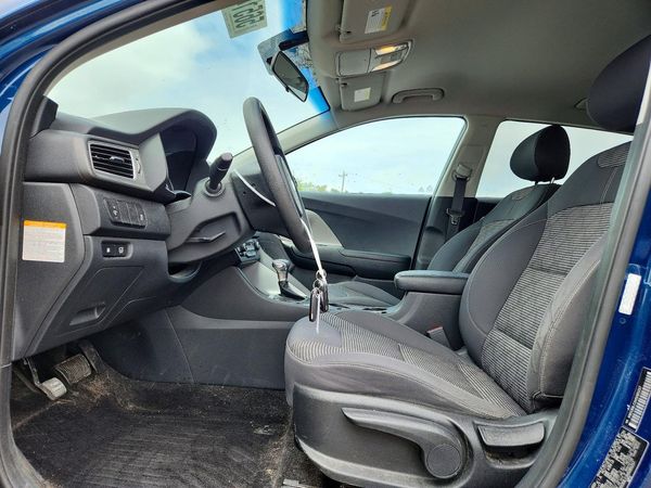 2017 KIA NIRO