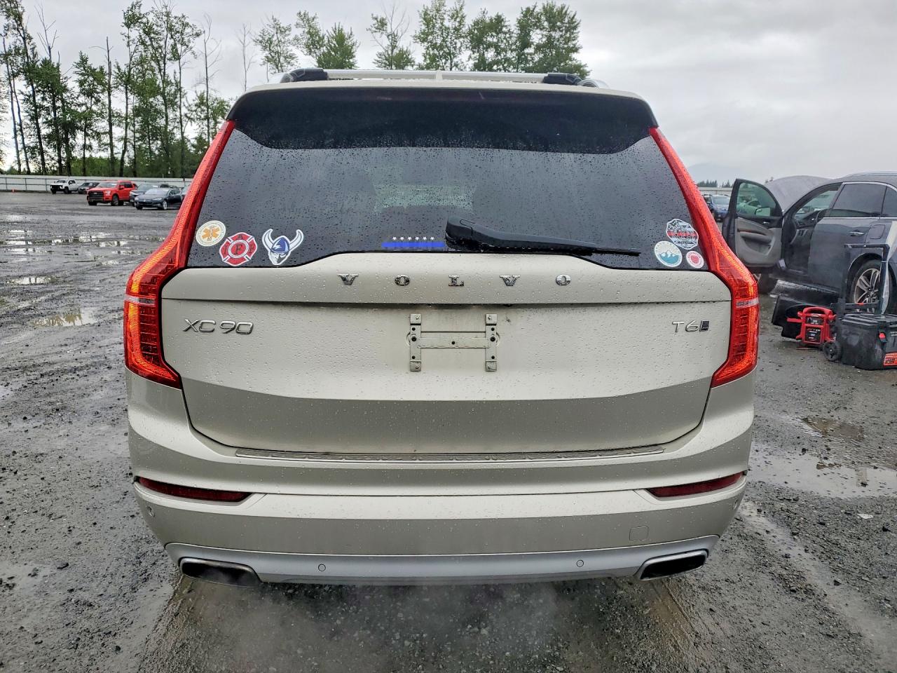 2018 VOLVO XC90 Momentum