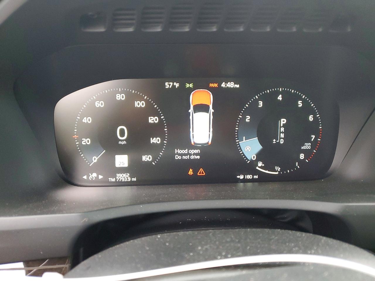 2018 VOLVO XC90 Momentum
