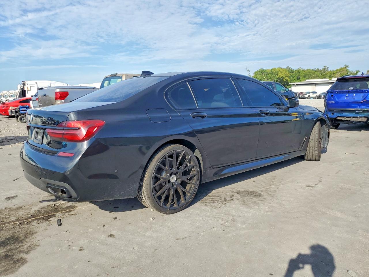 2016 BMW 750 xDrive