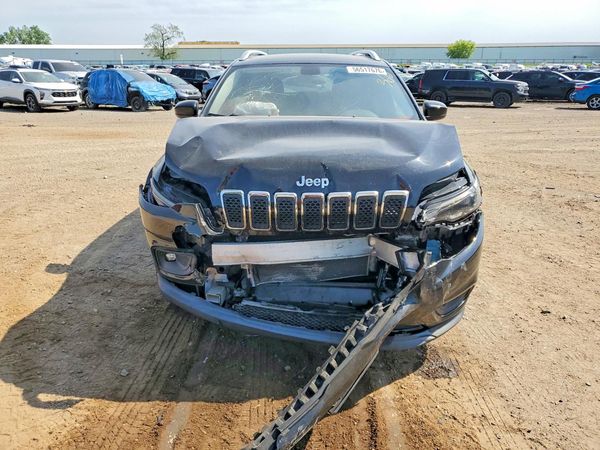 2019 JEEP CHEROKEE LATITUDE 4X4