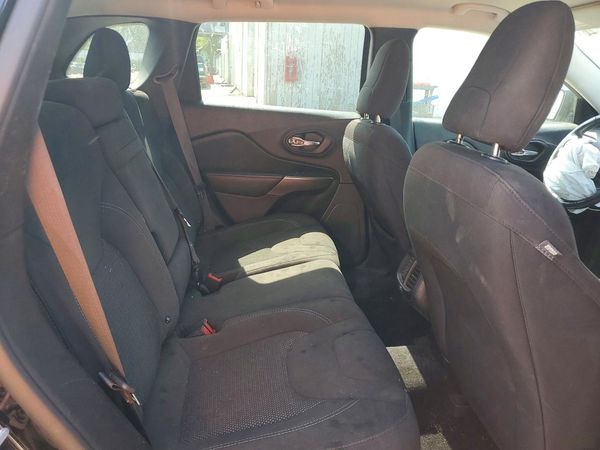 2019 JEEP CHEROKEE LATITUDE 4X4