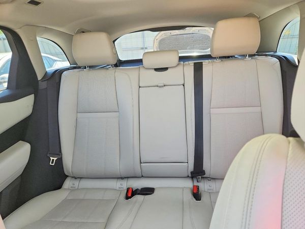 2019 LAND ROVER RANGE ROVER VELAR R-Dynamic SE